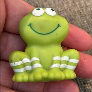 Vintage 1980s pet Frappe Frog of Lemon Meringue doll